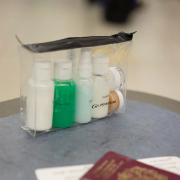 Custodia da viaggio LifeVenture Flight Bottle Set
