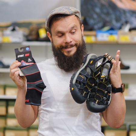 Fai arieggiare i sandali. E i calzini? Pure quelli.