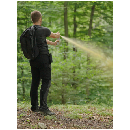 Spruzzo Sabre Frontiersman Bear Spray With Belt Holster