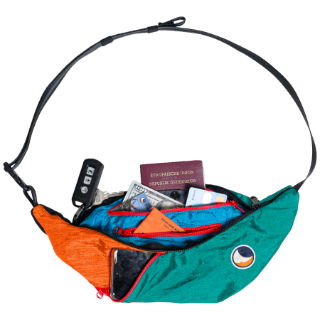 Marsupio Ticket to the moon Upcycled Sling Bag Unique Edition