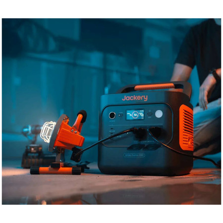 Generatore di energia portatile Jackery Explorer 2000 v2