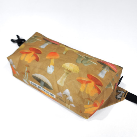 Marsupio High Tail Designs Fanny Pack Botany Poster