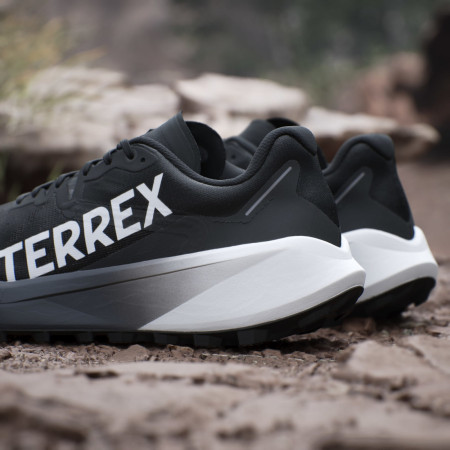 Scarpe da corsa da uomo Adidas Terrex Agravic 3