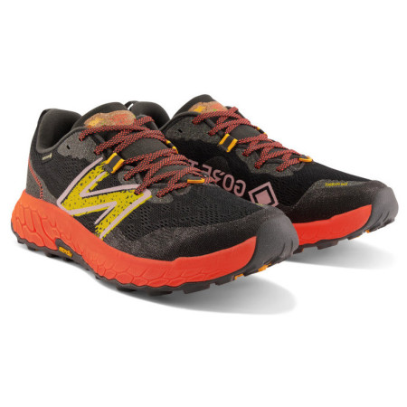 Scarpe da uomo New Balance Fresh Foam X Hierro v7 GTX nero Blacktop