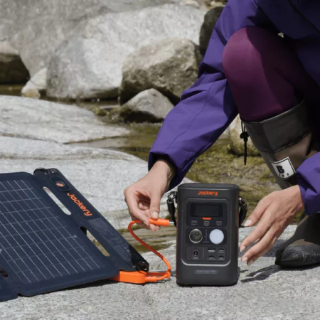 Generatore di energia portatile Jackery Explorer 300D